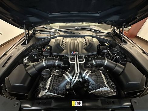 Used 2015 BMW M6 Convertible image 28