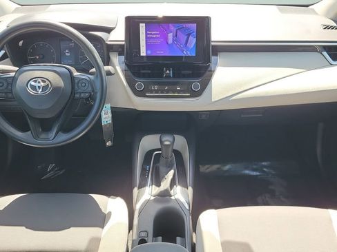 Used 2025 Toyota Corolla LE FWD image 11