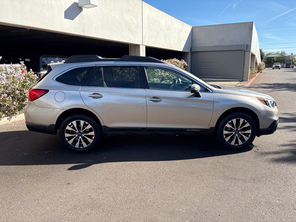 Used 2016 Subaru Outback 3.6R Limited AWD/4WD image 4