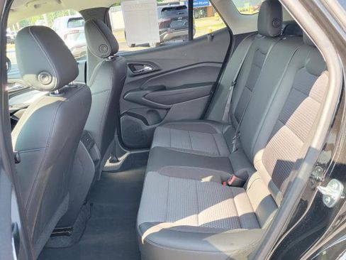 Used 2025 Chevrolet Trax LT FWD image 10