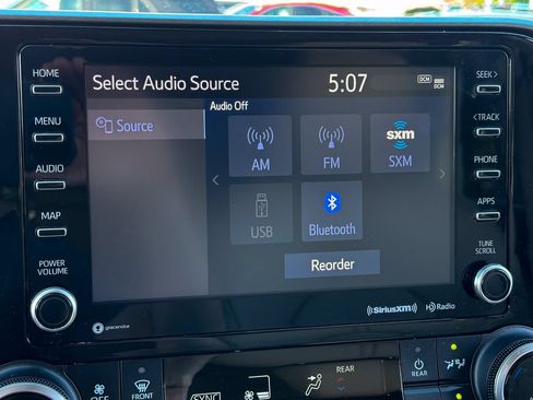 Used 2022 Toyota Highlander XLE AWD/4WD image 32