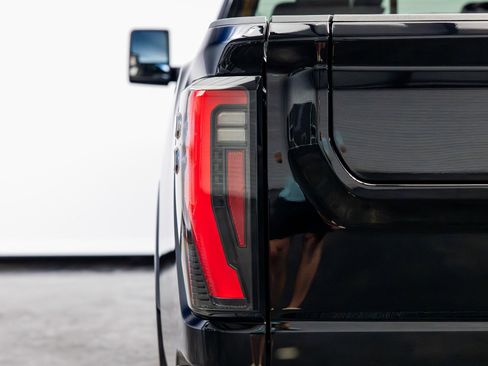 Used 2025 GMC Sierra 2500 AT4 w/ AT4 Premium Plus Package image 19