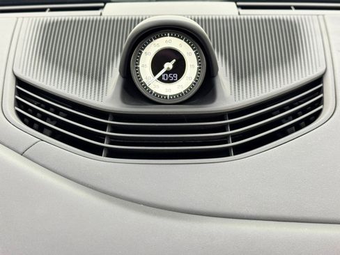 Used 2020 Porsche Taycan Turbo image 27