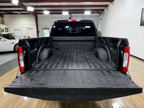 Used 2017 Ford F250 Lariat w/ Lariat Value Package AWD/4WD image 8