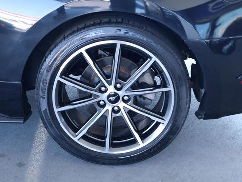 Used 2017 Ford Mustang Coupe RWD image 11