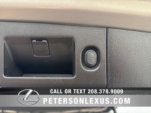 Used 2018 Cadillac Escalade Platinum image 26