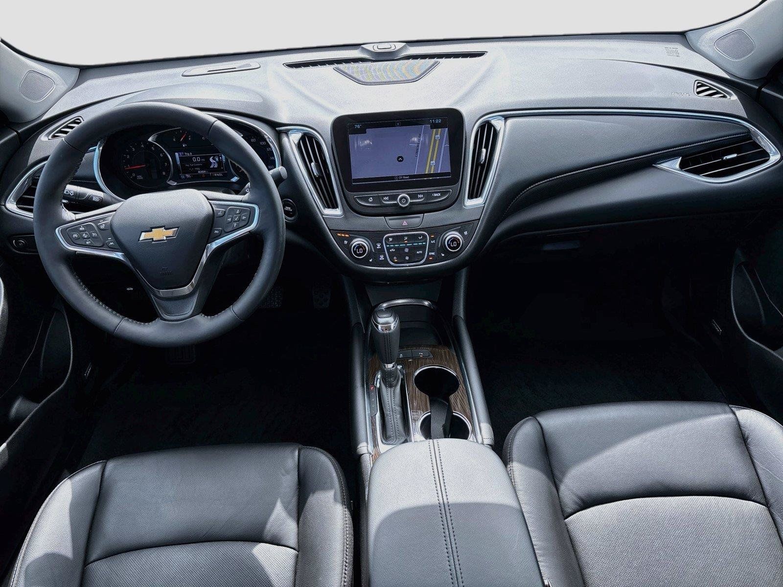 Used 2018 Chevrolet Malibu Premier w/ Driver Confidence Package FWD image 31