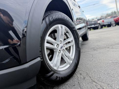 Certified 2023 Ford Explorer XLT AWD/4WD image 3