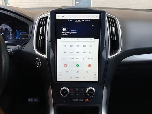 Used 2023 Ford Edge SEL image 18