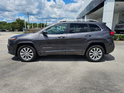 Used 2018 Jeep Cherokee Overland w/ Technology Group image 2