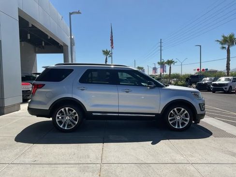 Used 2017 Ford Explorer XLT w/ Equipment Group 202A FWD image 7