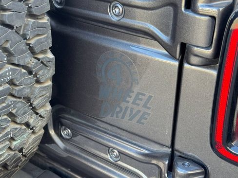 Used 2024 Jeep Wrangler Unlimited AWD/4WD image 7