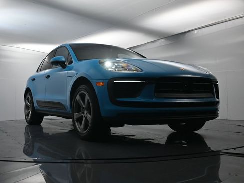 Used 2023 Porsche Macan image 55