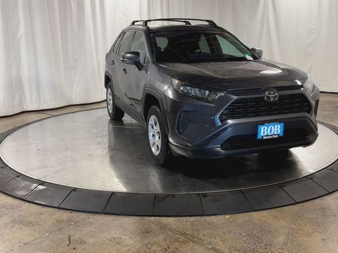 Used 2021 Toyota RAV4 LE image 3