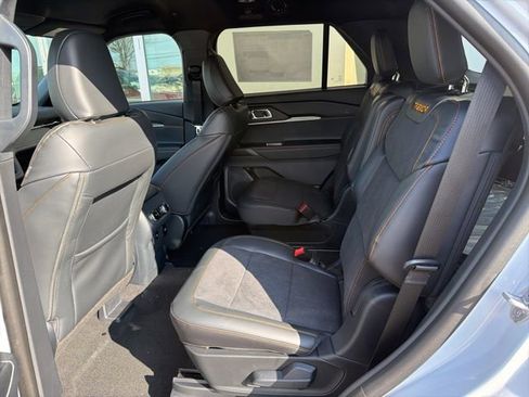 New 2026 Ford Explorer Tremor w/ Tremor Convenience Package image 7