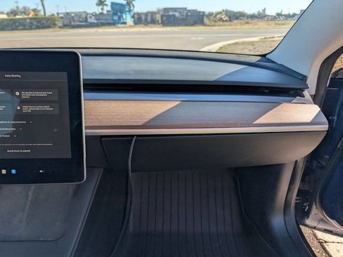 Used 2022 Tesla Model 3 Long Range image 24