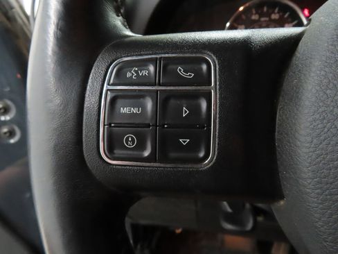 Used 2018 Jeep Wrangler Unlimited Sahara w/ Max Tow Package image 12