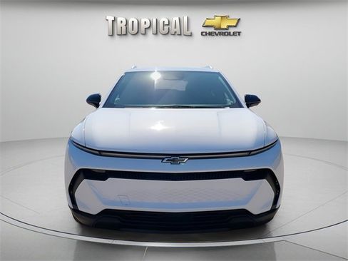 New 2026 Chevrolet Equinox EV LT image 8