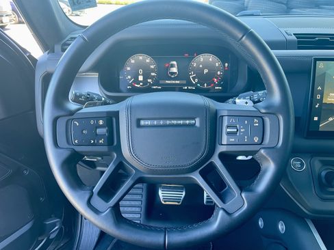 Certified 2025 Land Rover Defender 110 V8 AWD/4WD image 21
