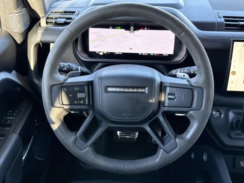 Used 2023 Land Rover Defender 110 V8 image 18
