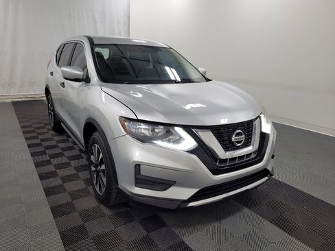 Used 2017 Nissan Rogue S AWD/4WD image 13
