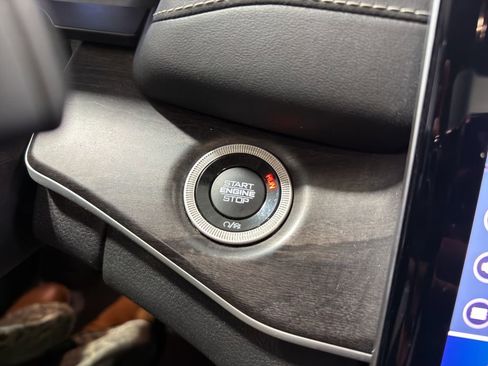 Used 2023 Jeep Grand Cherokee L Limited w/ Luxury Tech Group II AWD/4WD image 24
