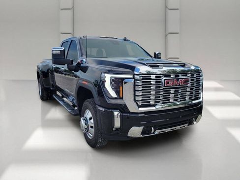 New 2026 GMC Sierra 3500 Denali w/ Denali Reserve Package AWD/4WD image 3