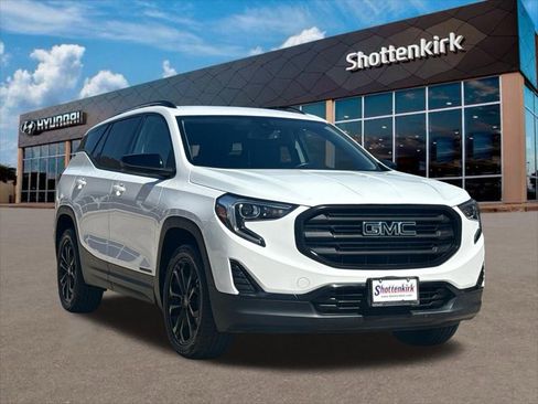 Used 2021 GMC Terrain SLE w/ Driver Convenience Package FWD image 3