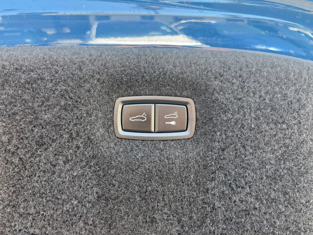Used 2023 Porsche Taycan RWD image 13