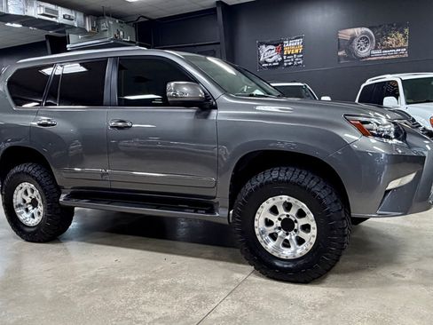 Used 2014 Lexus GX 460 w/ Premium Package AWD/4WD image 2