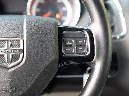 Used 2019 Dodge Grand Caravan SXT FWD image 35
