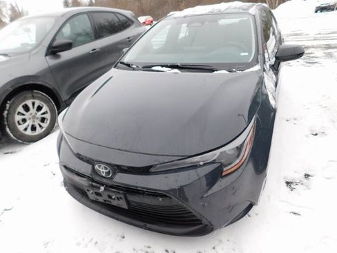 Used 2024 Toyota Corolla LE image 2