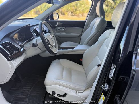 Used 2017 Volvo XC90 T5 Momentum w/ Vision Package image 11