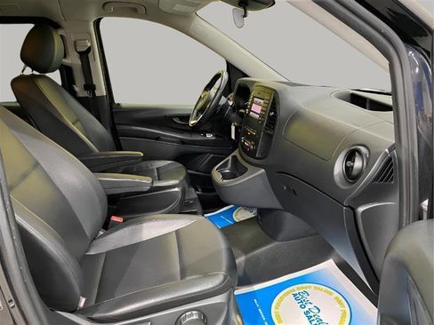 Used 2019 Mercedes-Benz Metris Passenger image 12