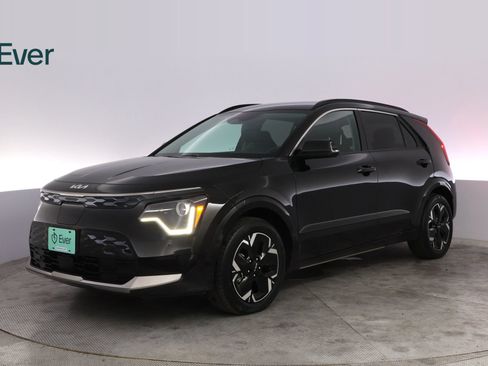 Used 2024 Kia Niro Wind w/ Wind Preserve Package FWD image 2