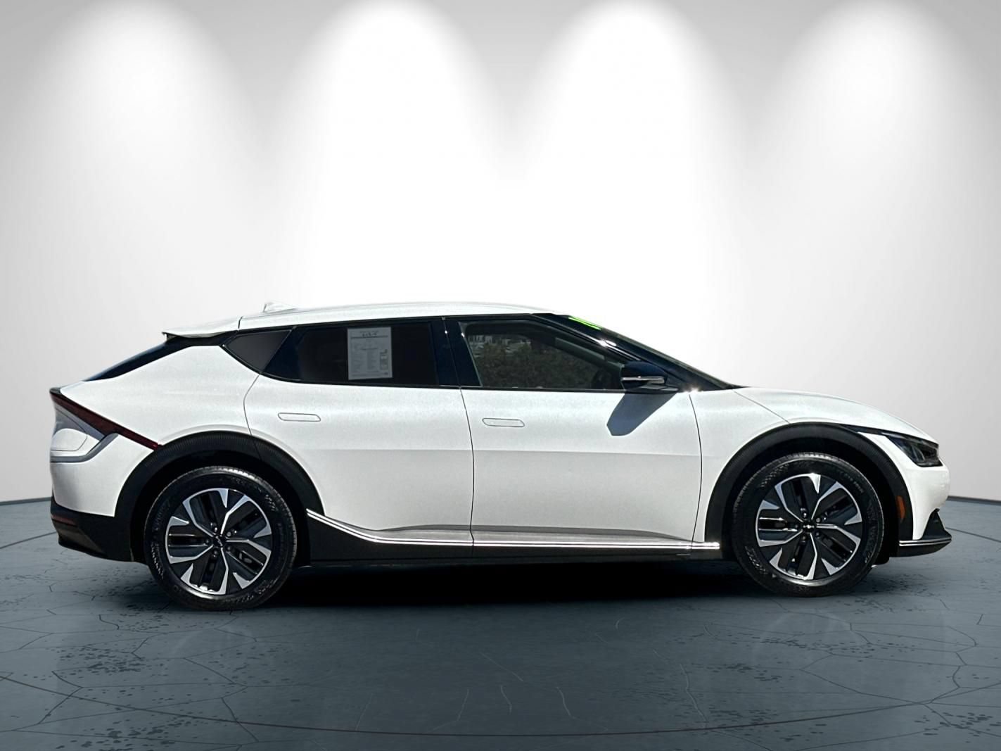 Used 2024 Kia EV6 Light RWD image 3