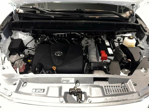 Used 2022 Toyota Highlander XLE image 9