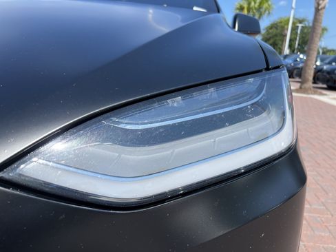 Used 2020 Tesla Model X Long Range AWD/4WD image 6
