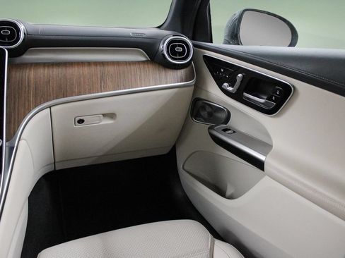 Used 2023 Mercedes-Benz GLC 300 image 20
