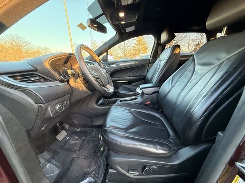 Used 2017 Lincoln MKC Select w/ Select Plus Package image 11