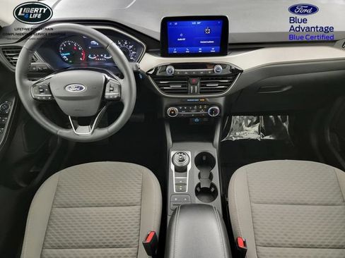 Certified 2022 Ford Escape SE w/ Cold Weather Package AWD/4WD image 19