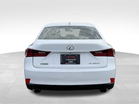 Used 2016 Lexus IS 200t image 4