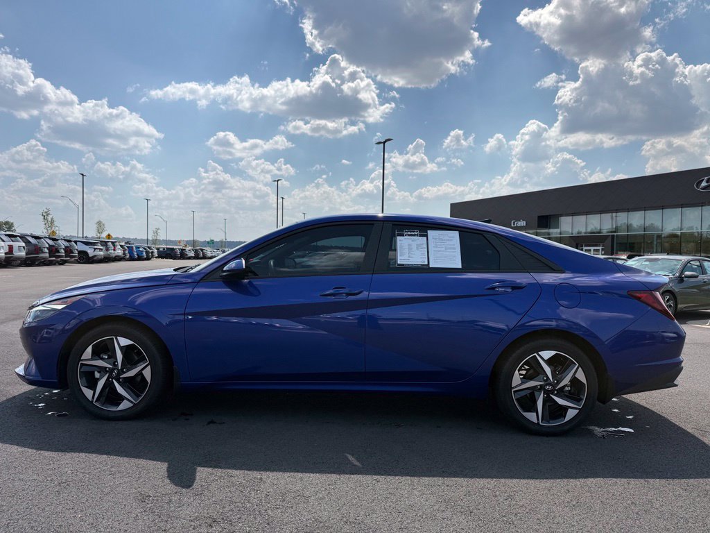 Used 2023 Hyundai Elantra SEL w/ Convenience Package FWD image 8