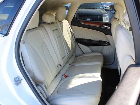 Used 2018 Lincoln MKC Select w/ Select Plus Package image 29