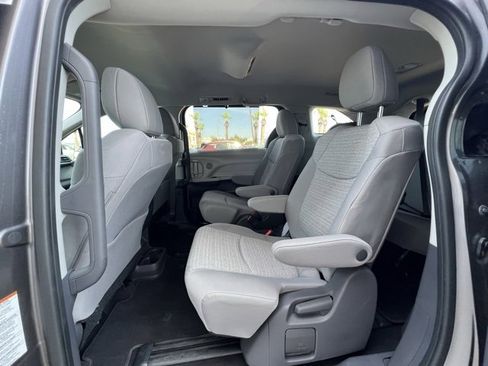 Used 2021 Toyota Sienna LE image 26