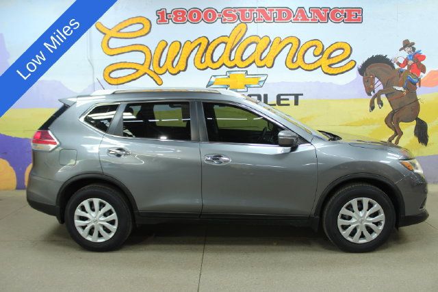 Used 2015 Nissan Rogue S FWD image 1