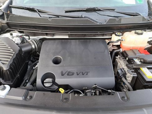 Used 2022 Chevrolet Traverse RS image 28