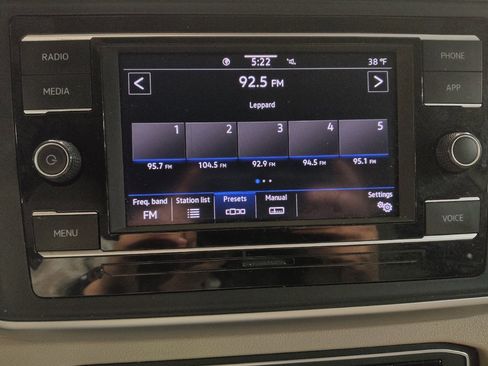 Used 2022 Volkswagen Atlas SE image 25