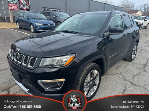 Used 2018 Jeep Compass Limited w/ Navigation Group AWD/4WD image 1