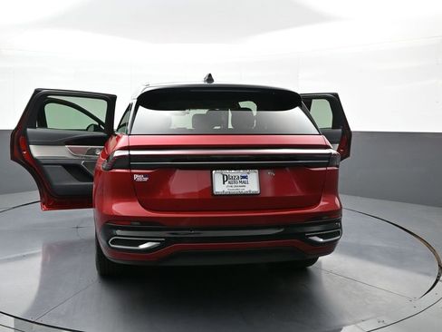 Used 2025 Lincoln Nautilus Reserve image 50